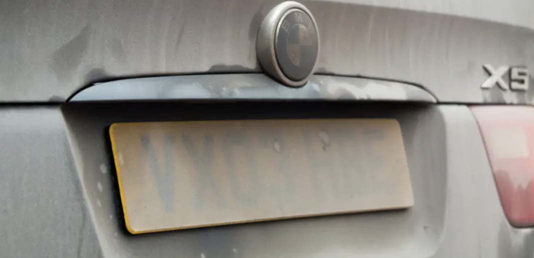 Angled dirty plate